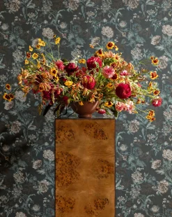 Eamon Pedestal